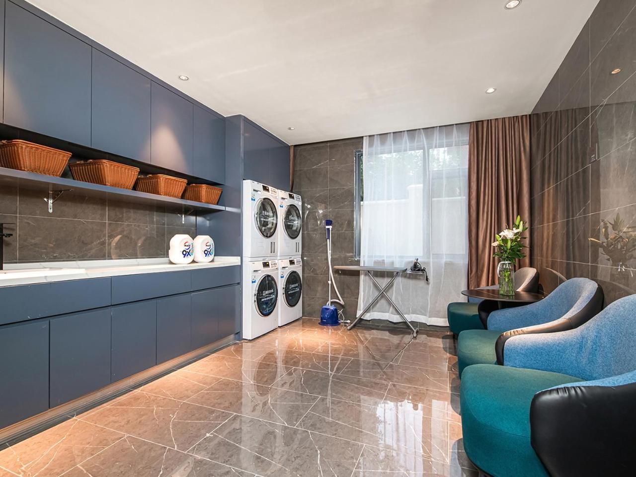 Country & By Radisson, Hongkou Football Stadium Chifeng Road Hotel 4*